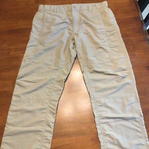 The North Face mens pants. 100% nylon. Excellent condition. 36 waist / 32 inseam